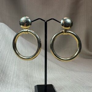 Elegant Gold Hoop Earrings